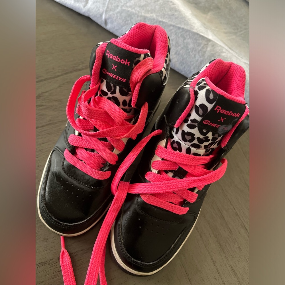 *SOLD* Reebok Heelys - Picture 2 of 4